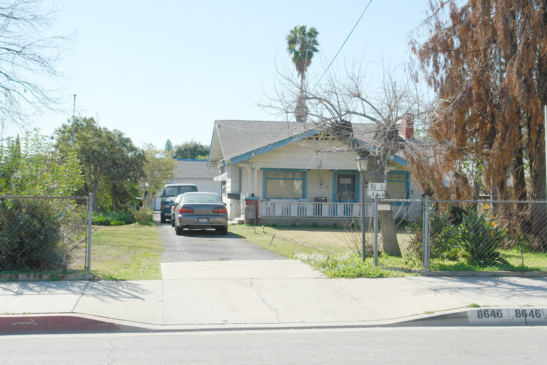 8646 Grand Ave in Rosemead, CA - Building Photo