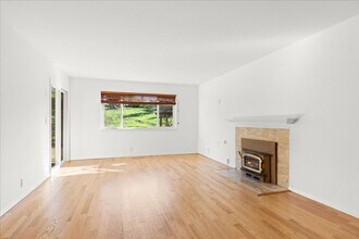 14530 Miranda Rd in Los Altos Hills, CA - Building Photo - Building Photo