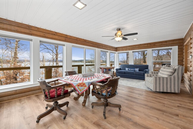 property at 19412 Pinecrest Ln