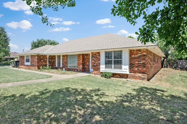 6321 NW 84th St in Oklahoma City, OK - Foto de edificio - Building Photo