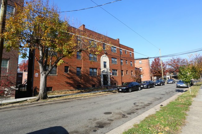 1609 21st Pl SE in Washington, DC - Building Photo - Building Photo