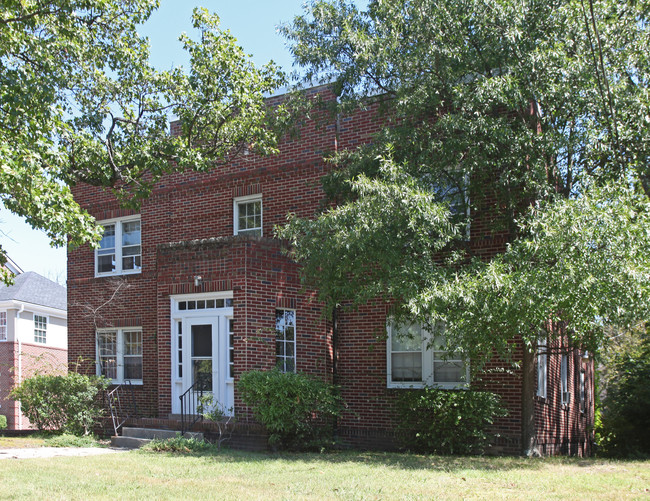 1006 N Elm St in Greensboro, NC - Building Photo - Building Photo