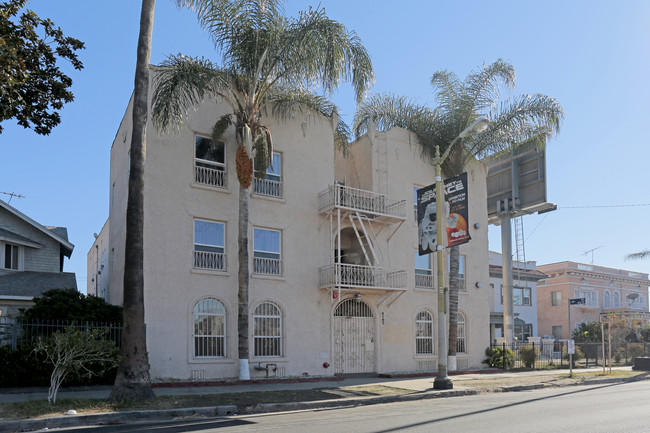 4162 S Figueroa St in Los Angeles, CA - Building Photo - Building Photo