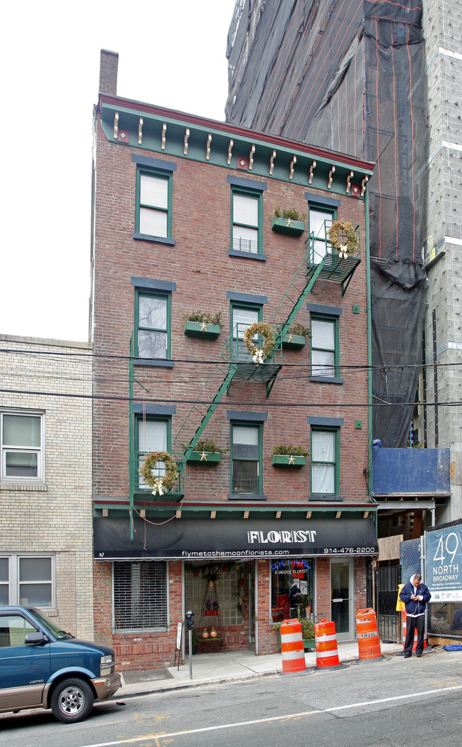 47 N Broadway in Yonkers, NY - Foto de edificio - Building Photo