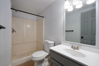 21 Larue St in Reeds Spring, MO - Building Photo - Building Photo