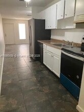 6181 SW 41st Ct in Davie, FL - Foto de edificio - Building Photo