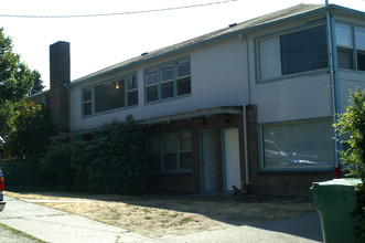 2417 NE 54th St in Seattle, WA - Building Photo - Building Photo