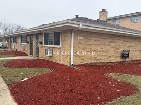 104 N Church St in Addison, IL - Building Photo