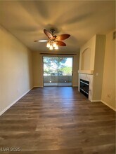 7147 S Durango Dr in Las Vegas, NV - Building Photo - Building Photo