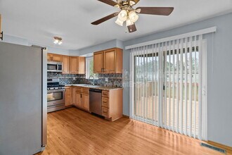 12464 Glengate Dr in Maryland Heights, MO - Building Photo - Building Photo