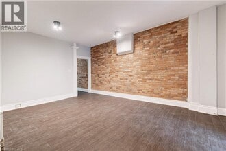 477 King St E in Hamilton, ON - Building Photo - Building Photo