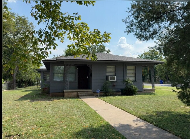 3828 Colcord Ave in Waco, TX - Building Photo - Building Photo