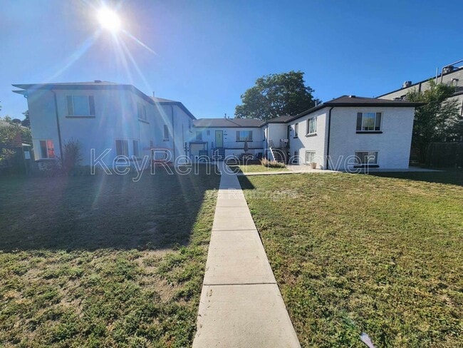 3249 Steele St in Denver, CO - Building Photo - Building Photo
