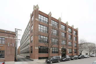 Heartbreak Lofts in Chicago, IL - Building Photo - Building Photo