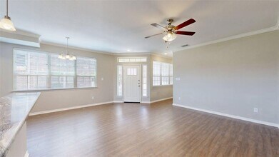 2011 Harvey Mitchell Pkwy S in College Station, TX - Building Photo - Building Photo