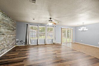 432 Co Rd 4284 in Dayton, TX - Building Photo - Building Photo