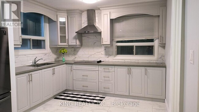 13 Fairfield Ave in Brampton, ON - Building Photo - Building Photo