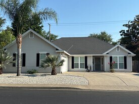 617 Darling Way in Roseville, CA - Building Photo