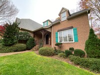 330 Coventry Park Ln in Winston-Salem, NC - Foto de edificio - Building Photo