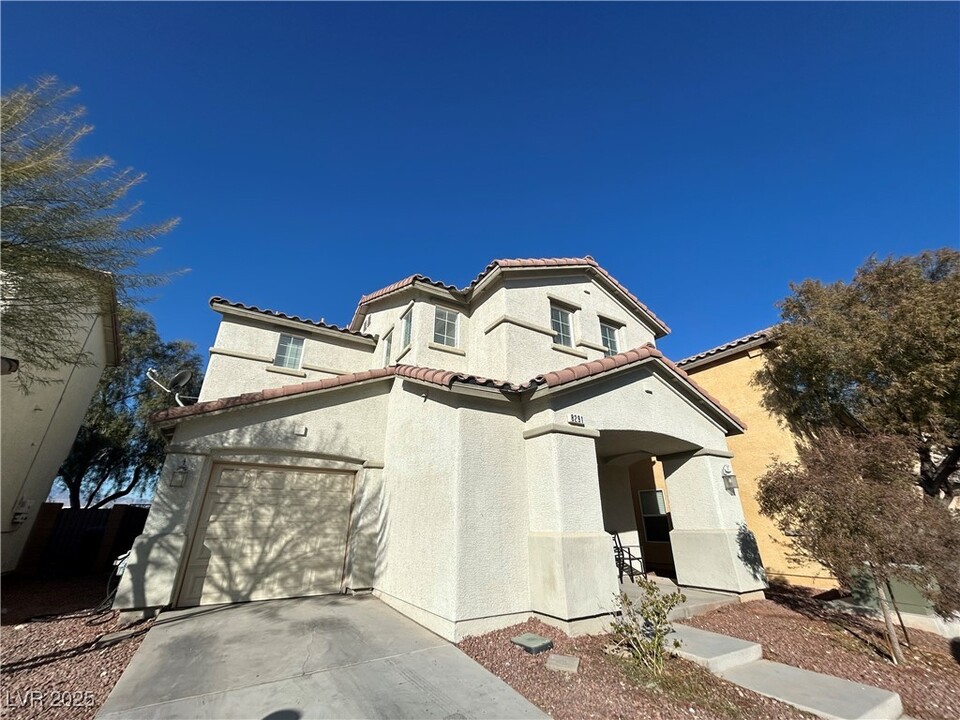 8291 Cullinan Ln in Las Vegas, NV - Building Photo