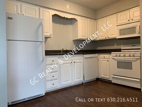 11 Simpson St in Geneva, IL - Building Photo - Building Photo
