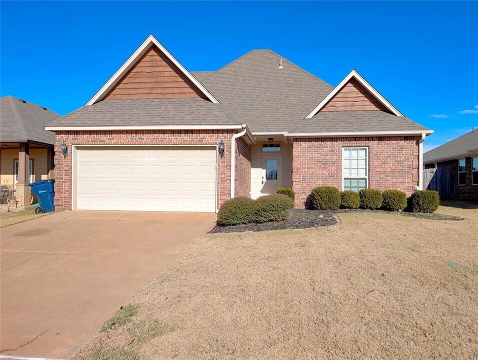 2117 NW 158th St in Edmond, OK - Building Photo
