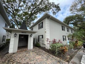 5221 Bayshore Blvd in Tampa, FL - Building Photo