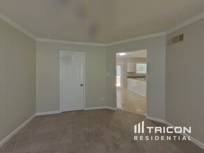 5242 Selene Dr in Stone Mountain, GA - Building Photo - Building Photo
