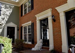 2 Mt Vernon Cir in Dunwoody, GA - Building Photo