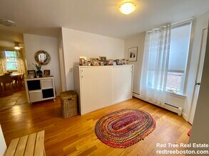 17 Perry St, Unit 2 in Brookline, MA - Building Photo - Building Photo