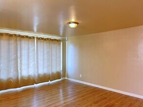 2515-2517-2517 Lee St SE in Salem, OR - Building Photo - Building Photo