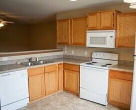 1002 SW Quartz Rd in Bentonville, AR - Building Photo - Building Photo