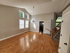 15926 SW Hampshire Terrace in Tigard, OR - Building Photo - Building Photo