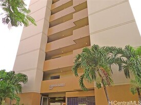 1617 Clark St in Honolulu, HI - Building Photo