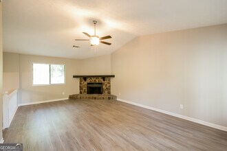 733 Emerald Forest Cir SW in Lawrenceville, GA - Building Photo - Building Photo