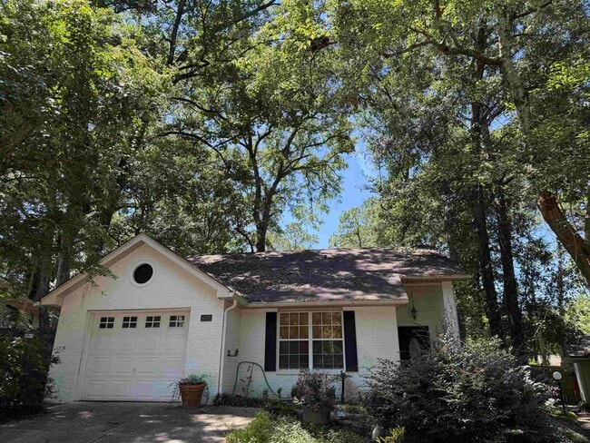 property at 4472 Bay Shore Cir