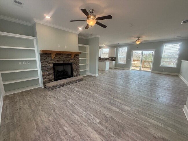 631 Imogene Dr in Gilbertsville, KY - Building Photo - Building Photo