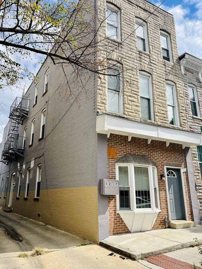1207 S Hanover St, Unit 2 in Baltimore, MD - Building Photo - Building Photo