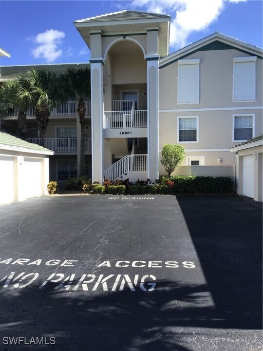 28861 Bermuda Lago Ct in Bonita Springs, FL - Building Photo