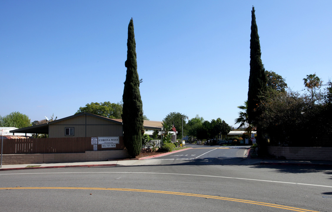 Corona West Mobile Home Estates in Corona, CA - Building Photo