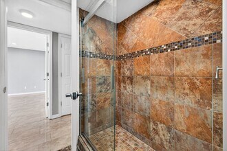 1303 SW 16th Terrace in Cape Coral, FL - Foto de edificio - Building Photo