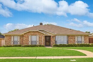 2116 Winterstone Dr in Plano, TX - Building Photo
