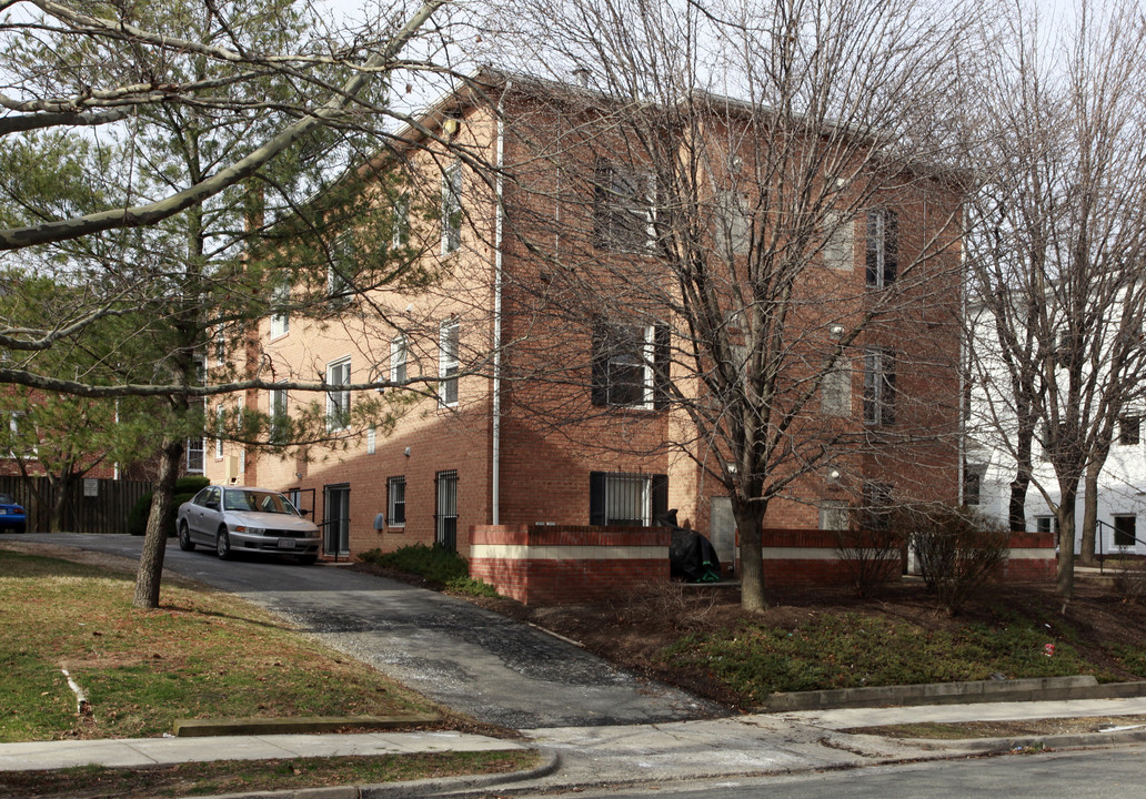 Hawaiian Apartments in Alexandria, VA - Foto de edificio