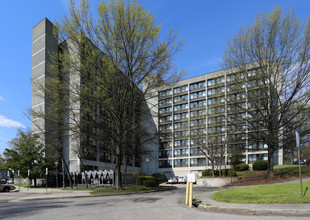 JJ Henderson Housing Center in Durham, NC - Foto de edificio - Building Photo