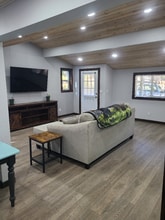 1856 Canyonville-Riddle Rd in Riddle, OR - Foto de edificio - Building Photo