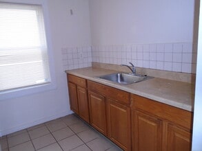 327 Augur St in Hamden, CT - Building Photo - Building Photo