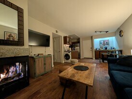 1265 N Crescent Heights Blvd, Unit 1 in West Hollywood, CA - Building Photo