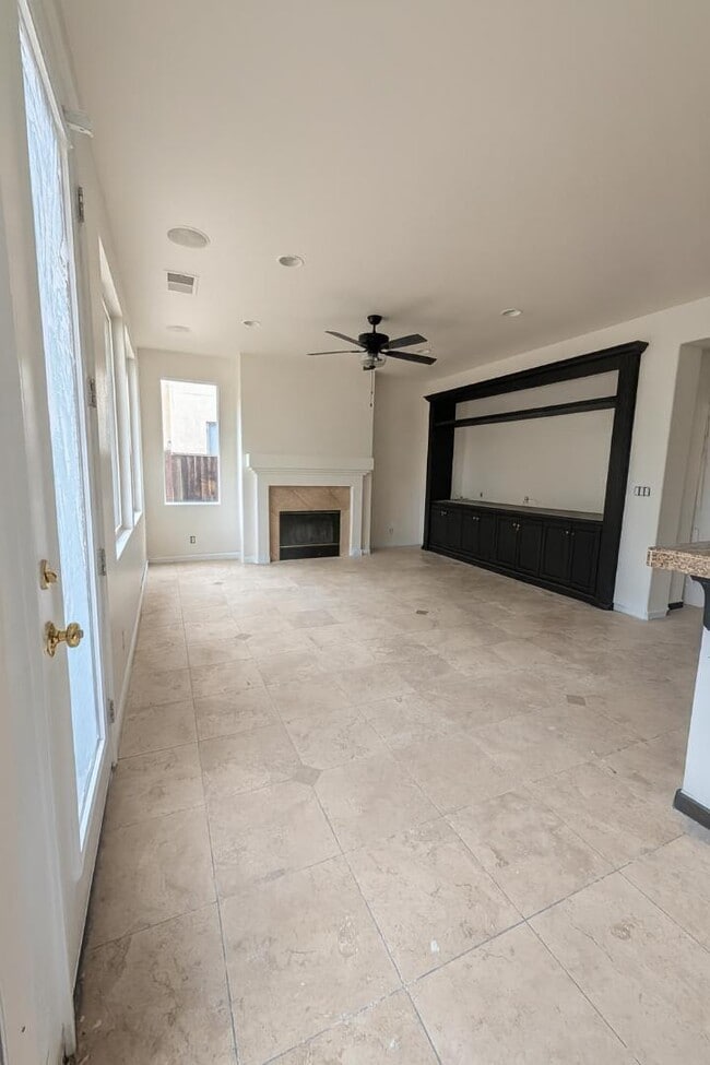 1901 Oregano Way in Tracy, CA - Building Photo - Building Photo