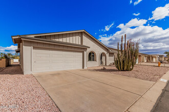 8248 E Emelita Ave in Mesa, AZ - Building Photo - Building Photo