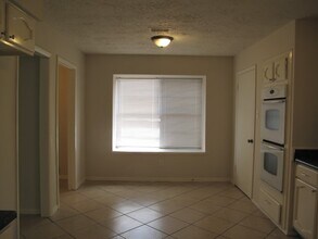 5811 Crooked Post Rd in Spring, TX - Building Photo - Building Photo